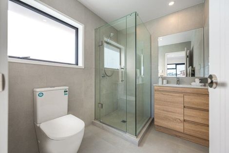 Photo of property in 18 Okohaka Avenue, Glenbrook, 2681