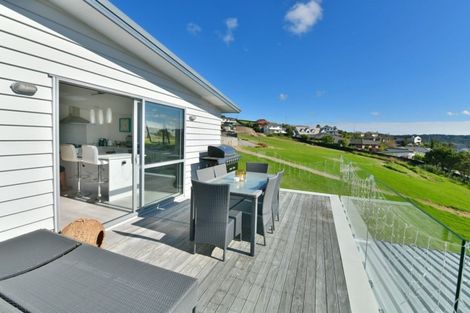 Photo of property in 7 Fern Court, Orewa, 0931