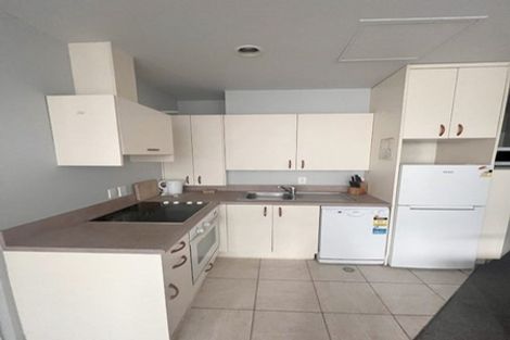 Photo of property in Terrace Tower Apartments, 9b/126 The Terrace, Wellington Central, Wellington, 6011