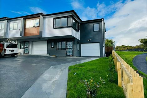 Photo of property in 5/16 Buisson Glade, West Harbour, Auckland, 0618