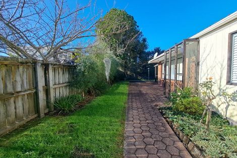 Photo of property in 3/8 Fraser Road, Narrow Neck, Auckland, 0624