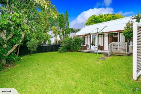 Photo of property in 11a Albany Highway, Unsworth Heights, Auckland, 0632