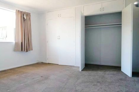 Photo of property in 2/275 Te Atatu Road, Te Atatu South, Auckland, 0610