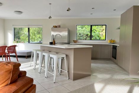 Photo of property in 7 Lowry Heights, Stokes Valley, Lower Hutt, 5019