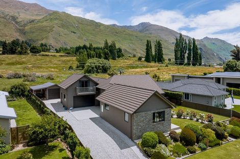 Photo of property in 48 Kelliher Drive, Wanaka, 9305