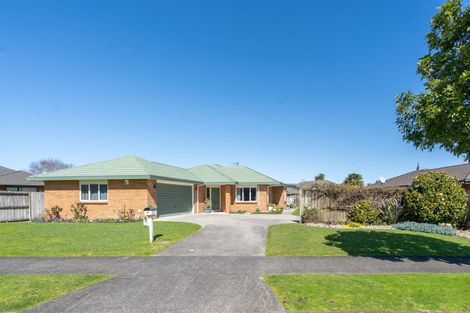 Photo of property in 60 Waiwherowhero Drive, St Andrews, Hamilton, 3200