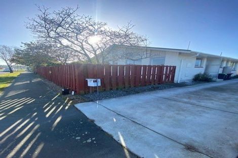 Photo of property in 52 Royal Park Drive, Parklands, Christchurch, 8083