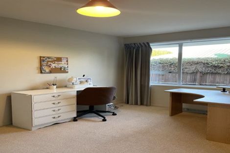 Photo of property in 52 Royal Park Drive, Parklands, Christchurch, 8083