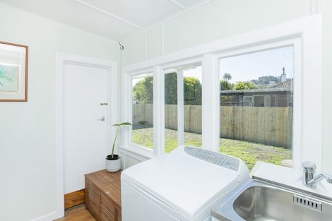 Photo of property in 120 Iranui Road, Inner Kaiti, Gisborne, 4010