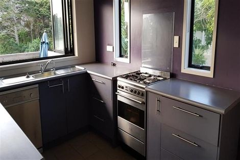 Photo of property in 103 Island Bay Road, Beach Haven, Auckland, 0626