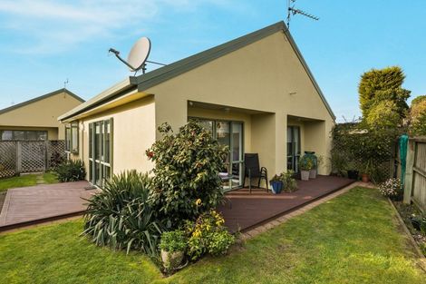 Photo of property in 2/90 Hawke Street, New Brighton, Christchurch, 8083