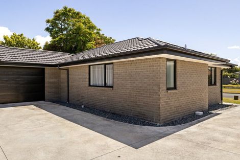 Photo of property in 4/15 Dover Road, Saint Andrews, Hamilton, 3200
