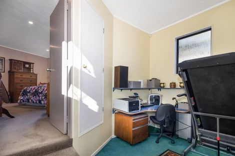 Photo of property in 66 Guadeloupe Crescent, Grenada Village, Wellington, 6037