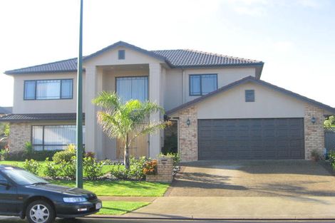 Photo of property in 22 Thornbury Crescent, East Tamaki Heights, Auckland, 2016