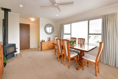 Photo of property in 11 Rosario Crescent, Red Beach, 0932