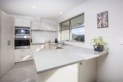 Photo of property in 11 Ribbonwood Close, Te Kauwhata, 3710