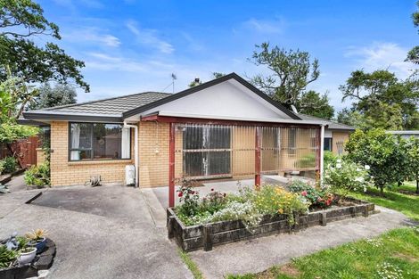 Photo of property in 3 Carling Avenue, Massey, Auckland, 0614