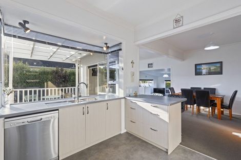 Photo of property in 25a Paynters Avenue, Strandon, New Plymouth, 4312