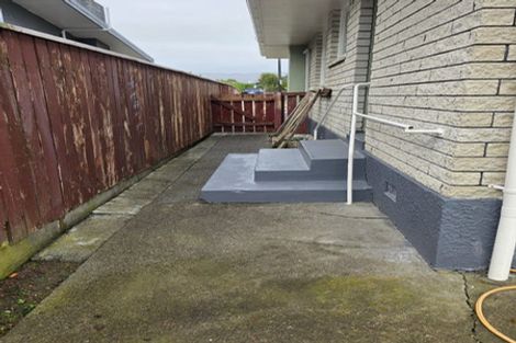 Photo of property in 52 Karaka Crescent, Levin, 5510