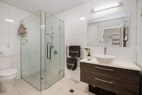 Photo of property in 10 Rewa Rewa Lane, Orewa, 0931