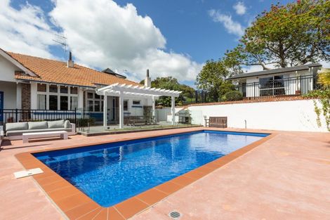 Photo of property in 60 Milton Road, Bluff Hill, Napier, 4110