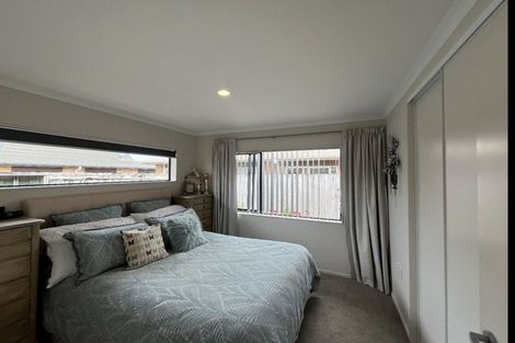 Photo of property in Rangeview Villas, 4/9 Fuller Close, Levin, 5510