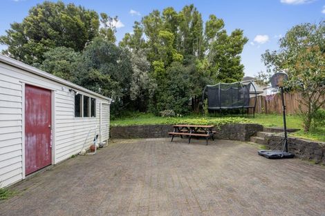 Photo of property in 9 Grimshaw Place, Henderson, Auckland, 0612