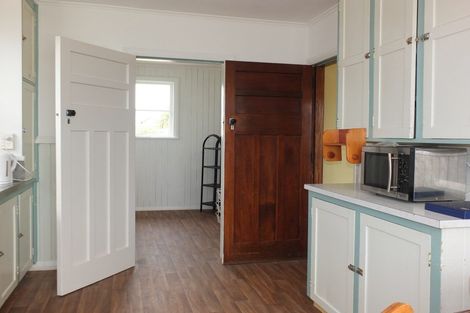 Photo of property in 37 Robinson Street, Foxton, 4814