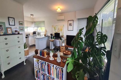 Photo of property in 2/108 Canongate Street, Birkdale, Auckland, 0626
