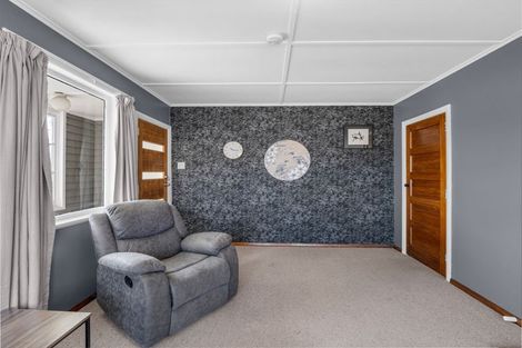Photo of property in 11 Victory Place, Aramoho, Whanganui, 4500