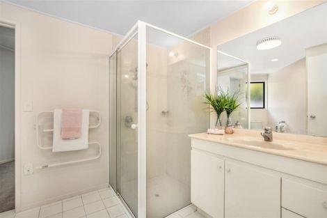 Photo of property in 8 Gillard Place, Eastern Beach, Auckland, 2012