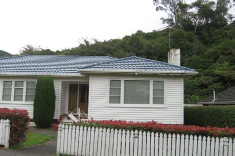 Photo of property in 64 The Drive, Tawa, Wellington, 5028