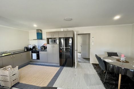 Photo of property in 51b Woodside Road, Massey, Auckland, 0614