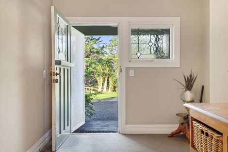 Photo of property in 2442 South Head Road, South Head, Helensville, 0874