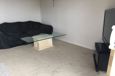 Photo of property in 12 Stubbs Place, Fairview Heights, Auckland, 0632