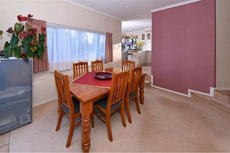 Photo of property in 43 Ribbonwood Crescent, Goodwood Heights, Auckland, 2105