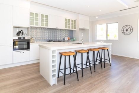 Photo of property in 104 Arran Point Parade, Orewa, 0931