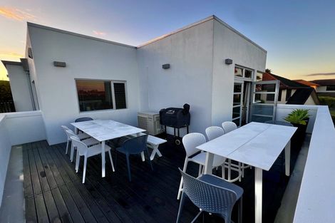 Photo of property in 16 Southworth Place, Grandview Heights, Hamilton, 3200