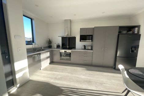 Photo of property in 8 Kauamo Close, Waiwhetu, Lower Hutt, 5010