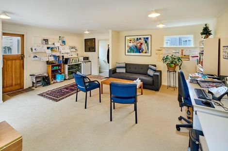 Photo of property in 6 Ngaio Gorge Road, Ngaio, Wellington, 6035