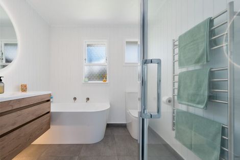 Photo of property in 6 Thornlow Street, Glendene, Auckland, 0602