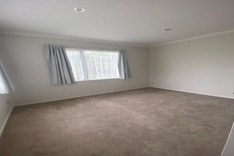 Photo of property in 30 Drumbuoy Drive, Flat Bush, Auckland, 2019