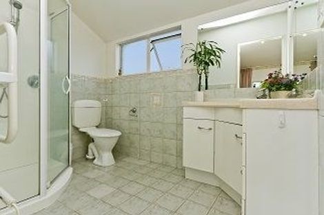 Photo of property in 1/15 Seine Road, Forrest Hill, Auckland, 0620