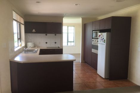 Photo of property in 10 Brookwood Drive, Henderson, Auckland, 0612