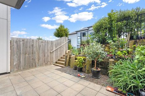 Photo of property in 5 Tokai Place, Glen Eden, Auckland, 0602