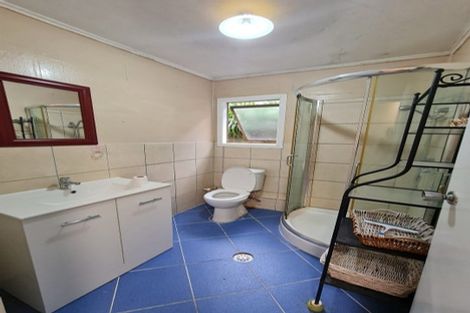 Photo of property in 15 Noeleen Street, Glenfield, Auckland, 0629