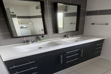 Photo of property in 20 Widmore Drive, Massey, Auckland, 0614