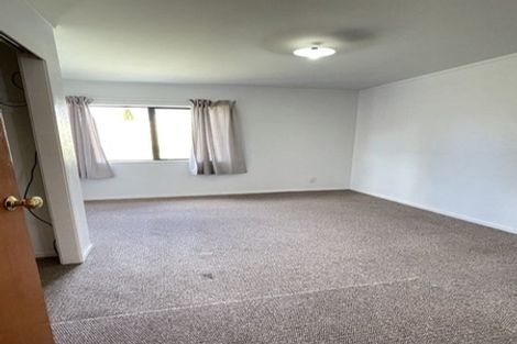 Photo of property in 58 Aviemore Drive, Highland Park, Auckland, 2010