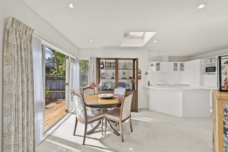 Photo of property in 2/9 Alma Road, Milford, Auckland, 0620