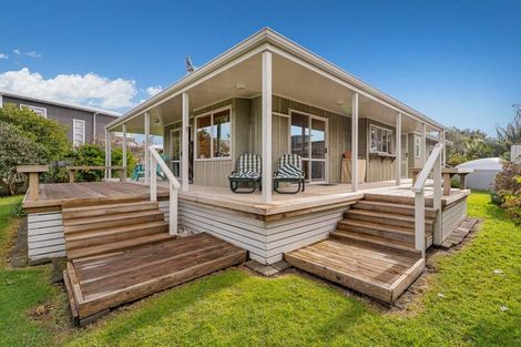 Photo of property in 10 Martin Place, Cooks Beach, Whitianga, 3591